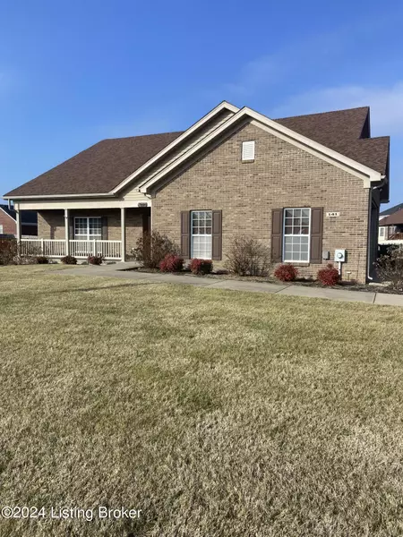 141 Spring Lake Ln, Louisville, KY 40229