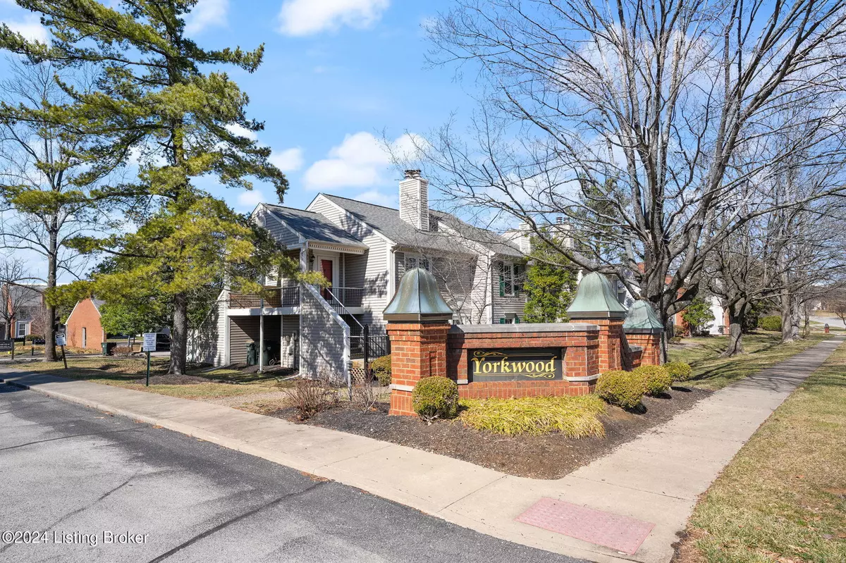 Louisville, KY 40223,620 Cobblestone SQ