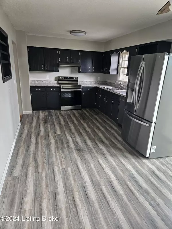 Radcliff, KY 40160,840 N woodland Dr