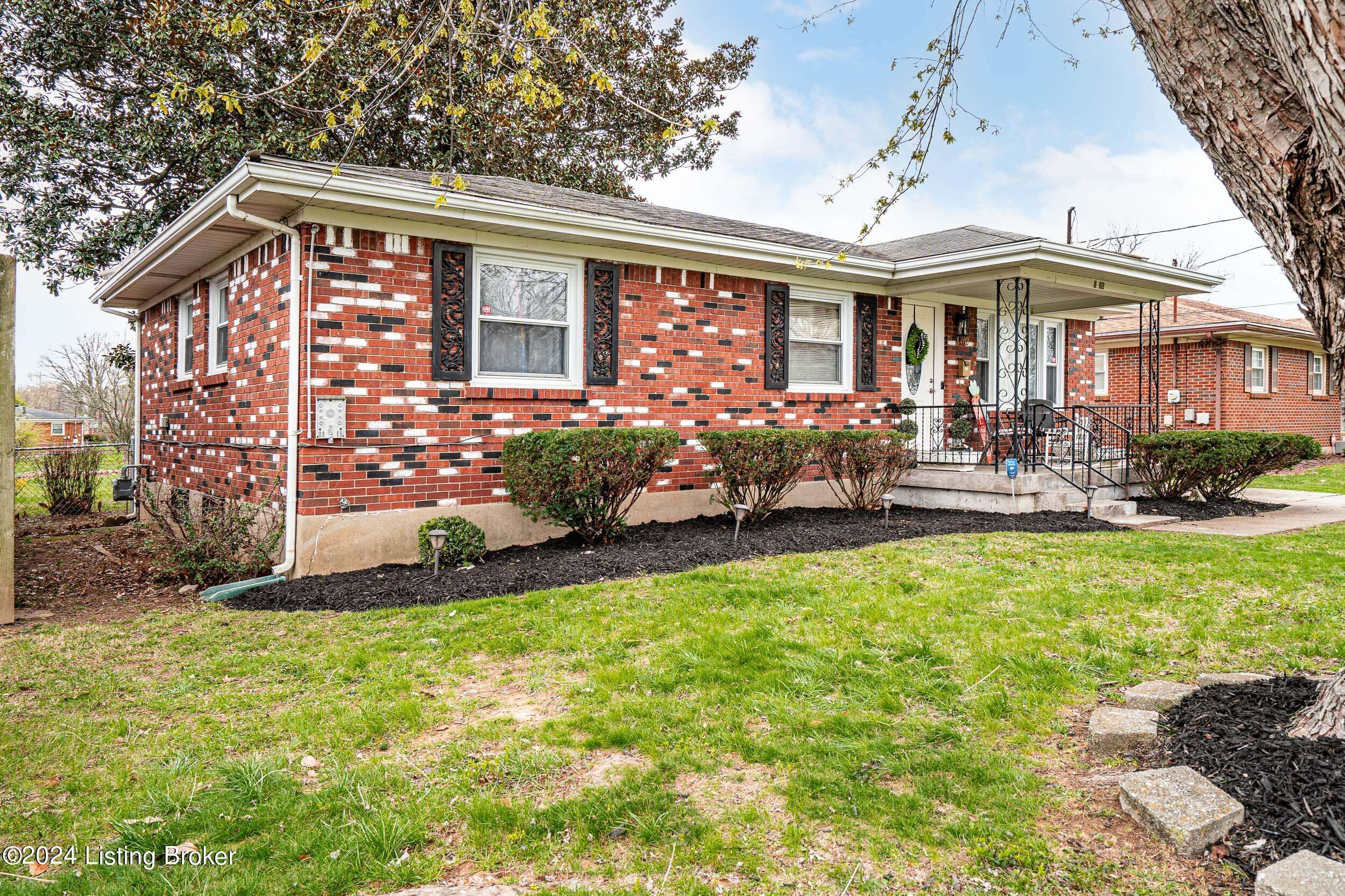 Louisville, KY 40216,3402 Bridwell Dr