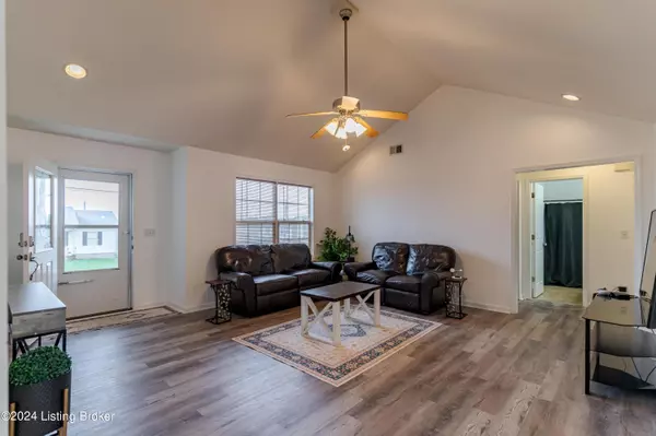 Radcliff, KY 40160,100 Derbyshire Ct