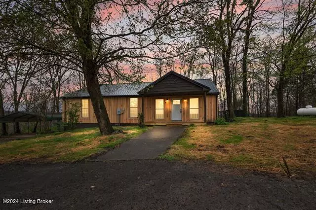 Brownsville, KY 42210,1914 Segal Rd