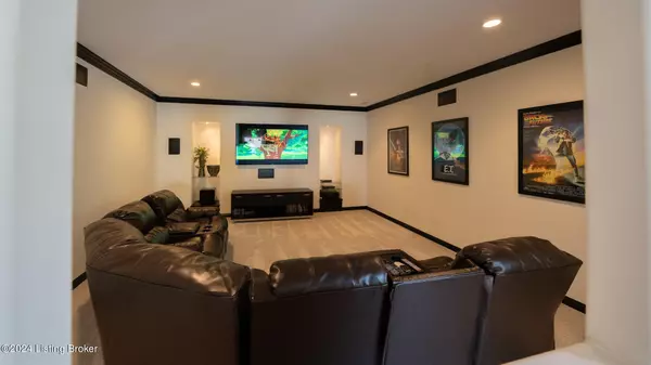 Louisville, KY 40245,14004 Glendower Dr