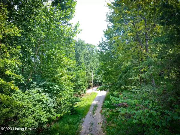 Mammoth Cave, KY 42259,144 Briarwood Dr