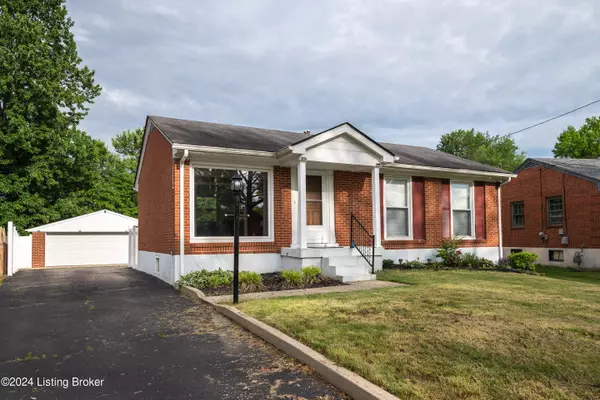 10017 Charleswood Rd, Louisville, KY 40229