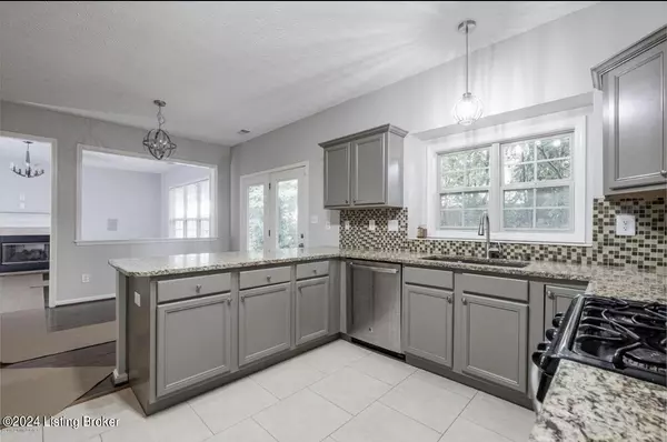 Louisville, KY 40241,10727 Copper Ridge Dr