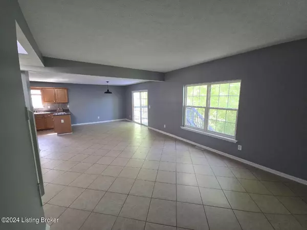 Louisville, KY 40219,7805 Lariat Rd