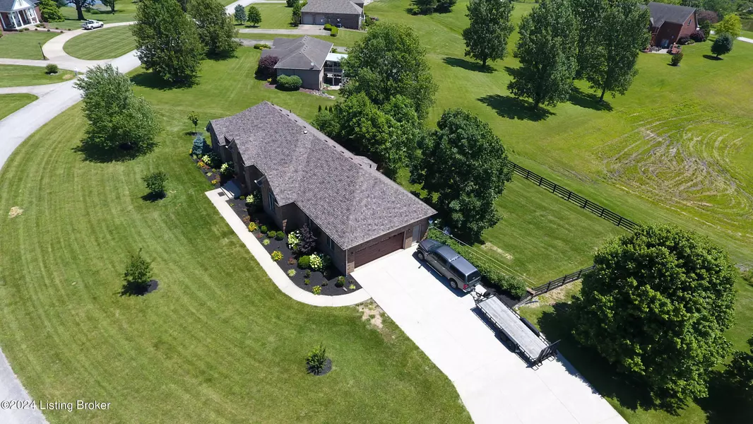 295 Lakeview Dr, Springfield, KY 40069