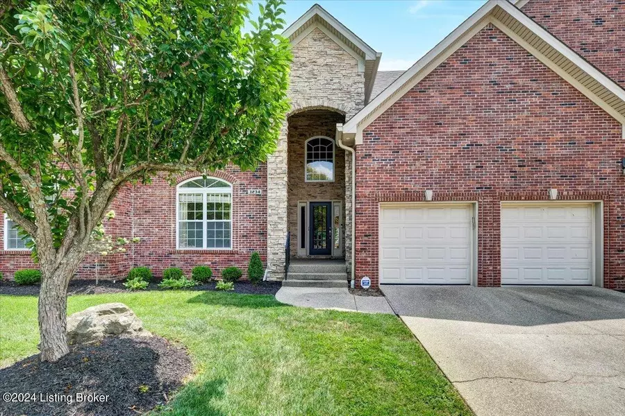 3234 Ridge Brook Cir, Louisville, KY 40245