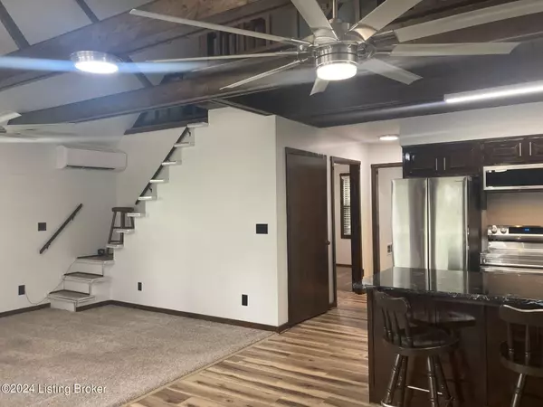 Borden, IN 47106,1007 W Water St