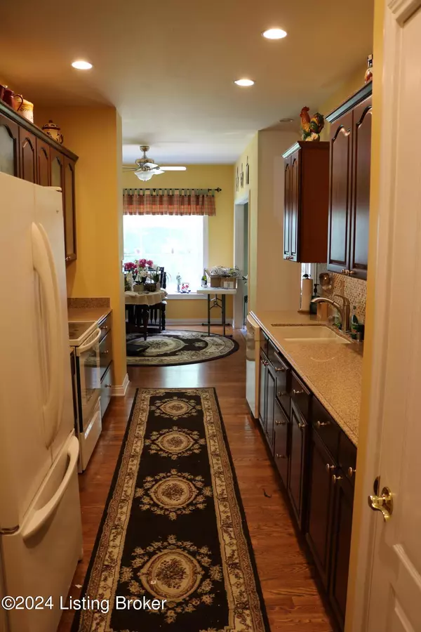 Louisville, KY 40299,11301 Arbor Wood Dr