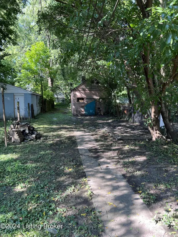 Louisville, KY 40212,2416 Saint Xavier St