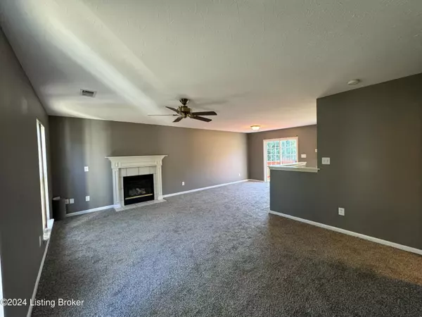 Louisville, KY 40291,10118 Landwood Dr