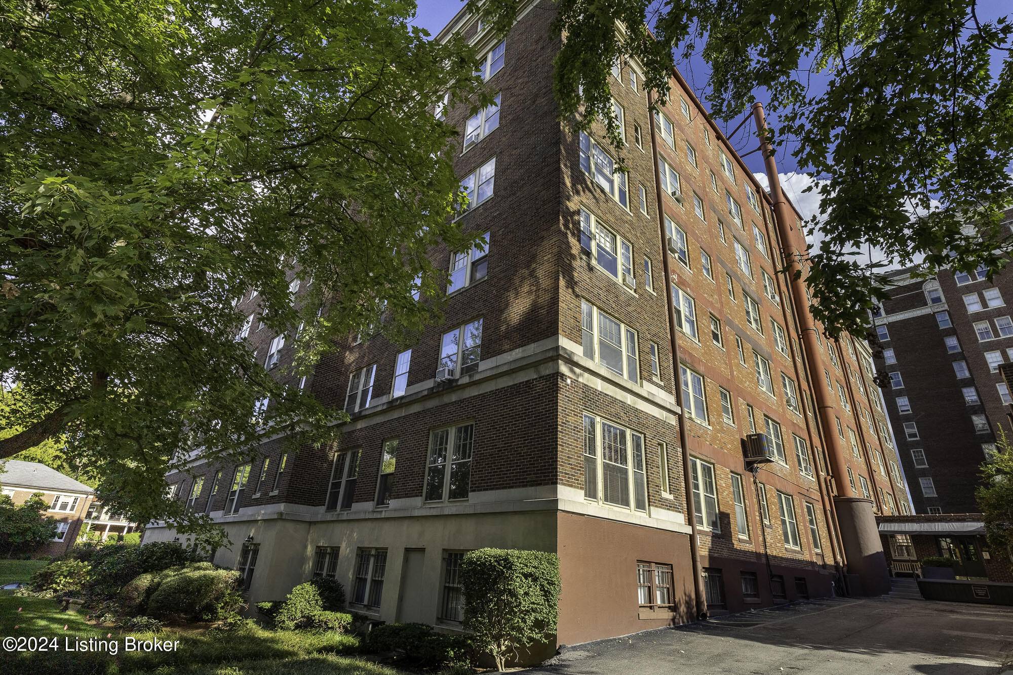 Louisville, KY 40204,1412 Willow Ave #85