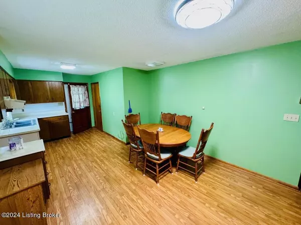 Springfield, KY 40069,2002 Bardstown Rd