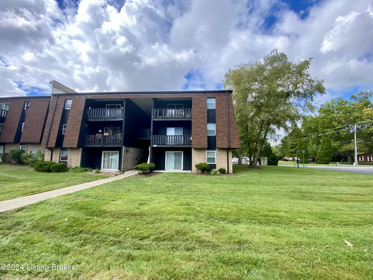 Louisville, KY 40218,3500 Lodge Ln #237