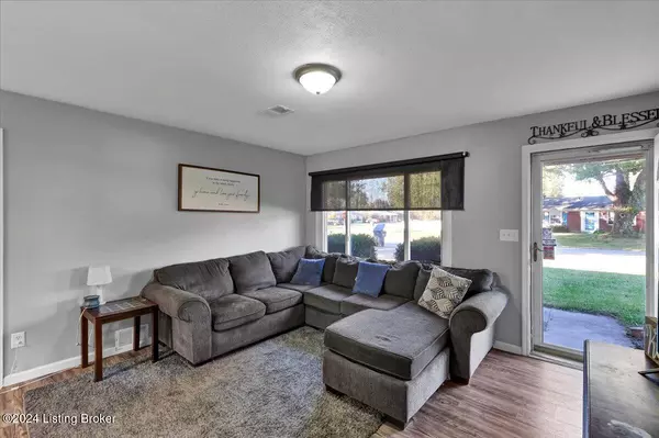 Louisville, KY 40272,5206 Glyndon WAY