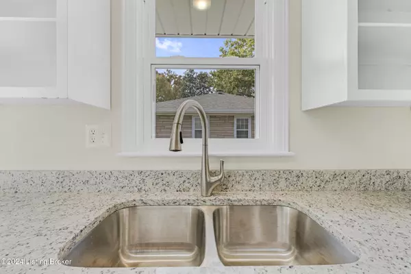 Louisville, KY 40220,2602 Meadow Dr