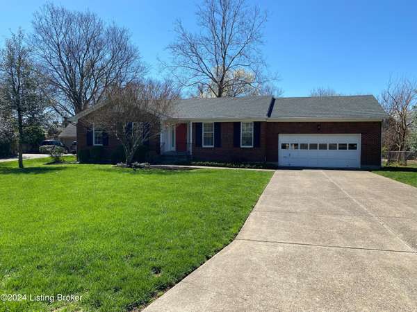 6802 Penwern Ct, Louisville, KY 40207