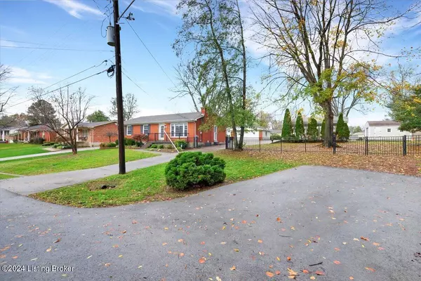 Louisville, KY 40272,3803 Sedalia TRL