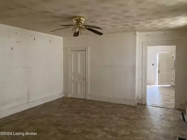 Louisville, KY 40203,961 S Shelby St