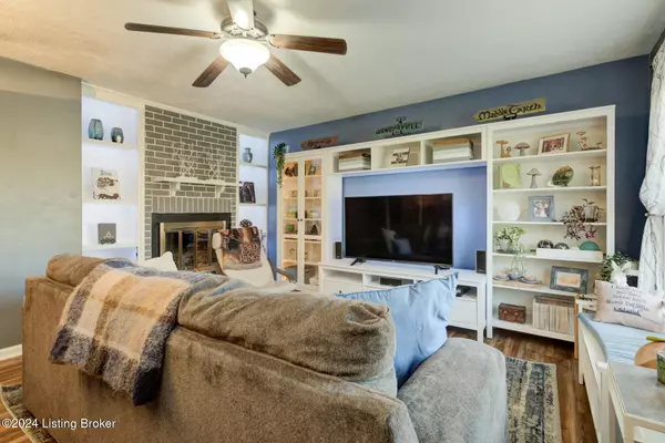 Jeffersontown, KY 40299,3302 McAdams Ct