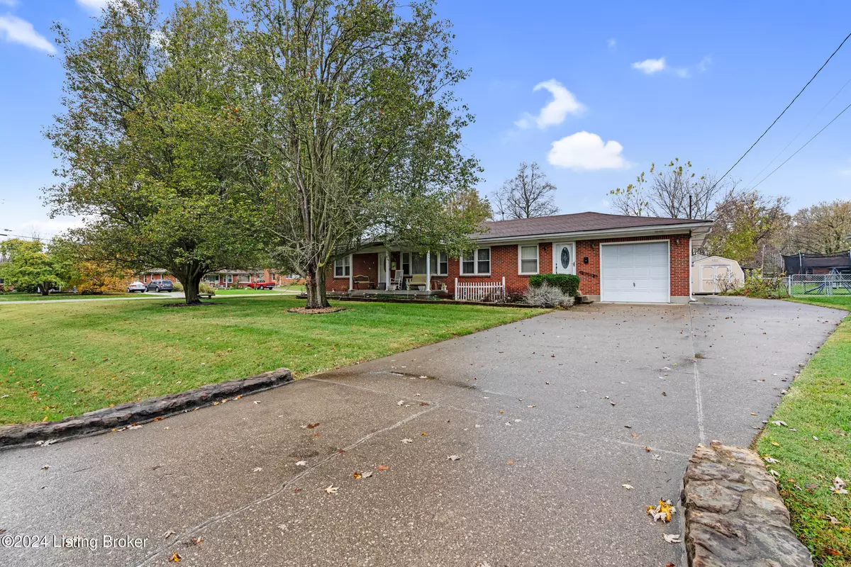 Louisville, KY 40272,9312 Hacienda Dr