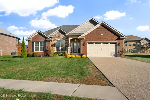 544 W Woodlake Cir, Mt Washington, KY 40047