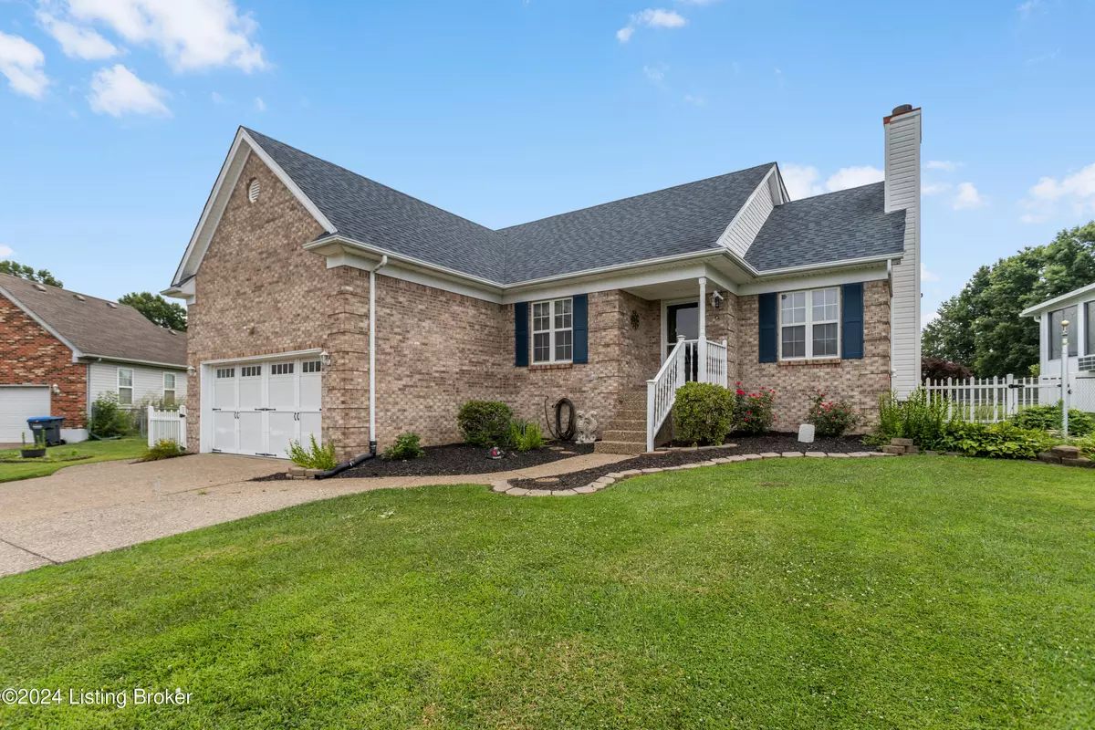 Louisville, KY 40228,8105 Applegate Ct