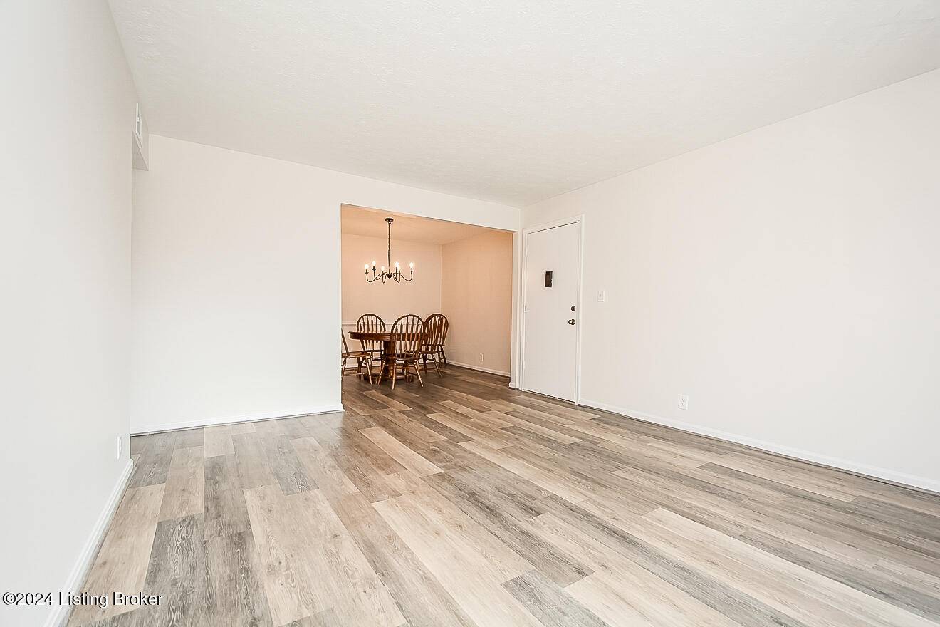 Louisville, KY 40243,312 Logsdon Ct
