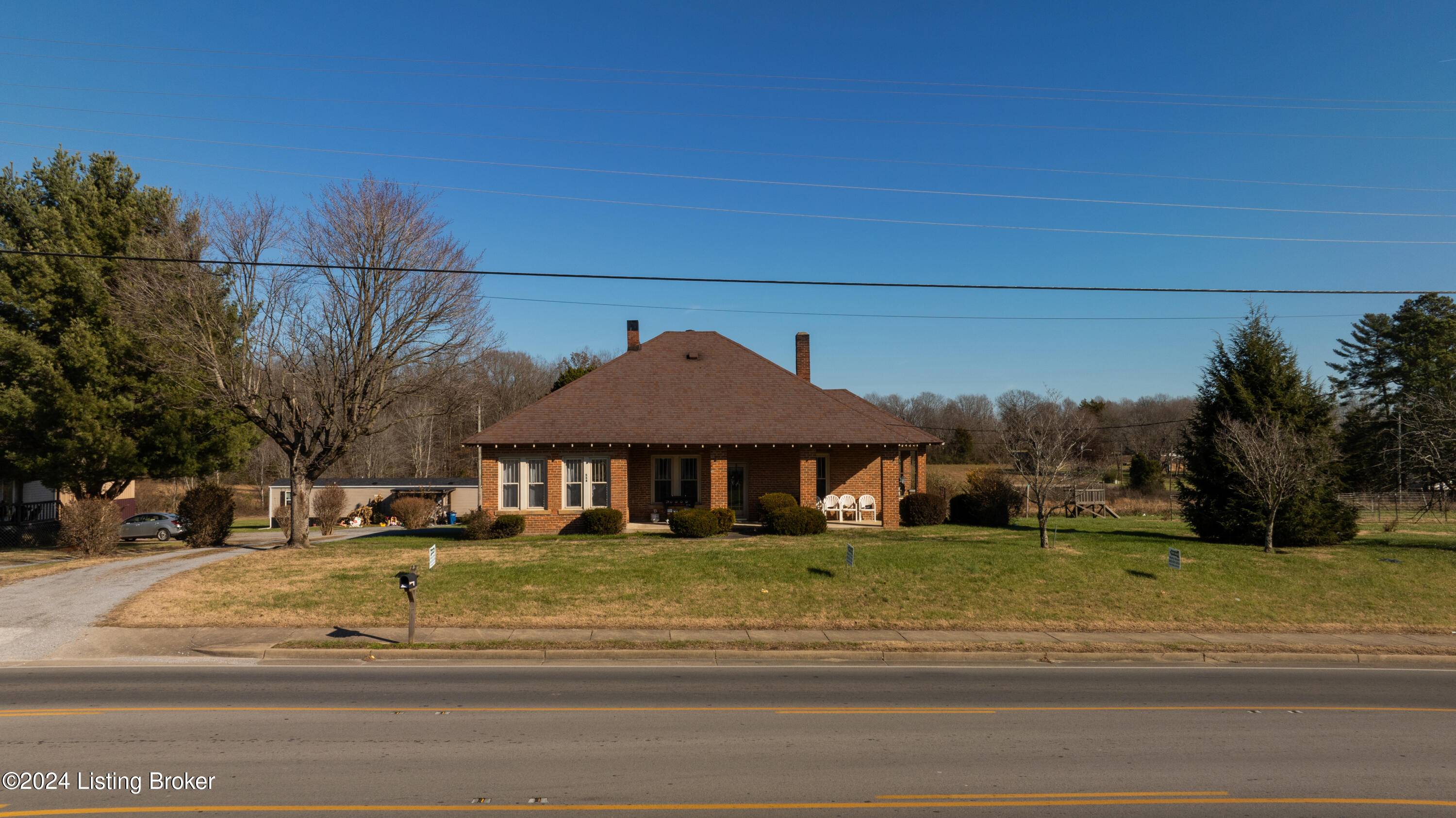 Jamestown, KY 42629,554 N Main St