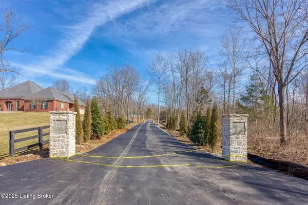 3 Bainsley Ln, Pewee Valley, KY 40056