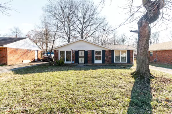 5521 Ridgecrest Rd, Louisville, KY 40218