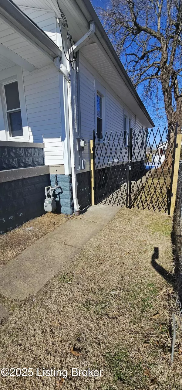 Louisville, KY 40212,4611 W Market St