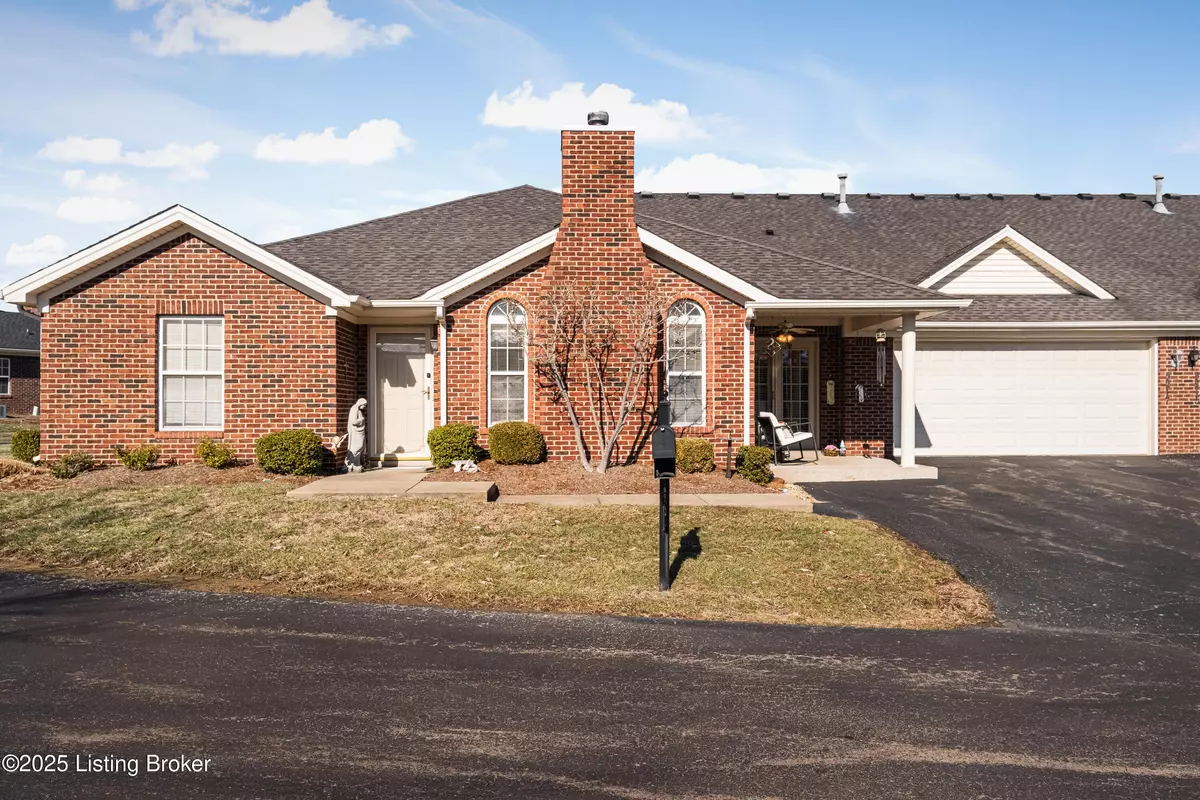 Louisville, KY 40272,5217 Sand Wood Ln