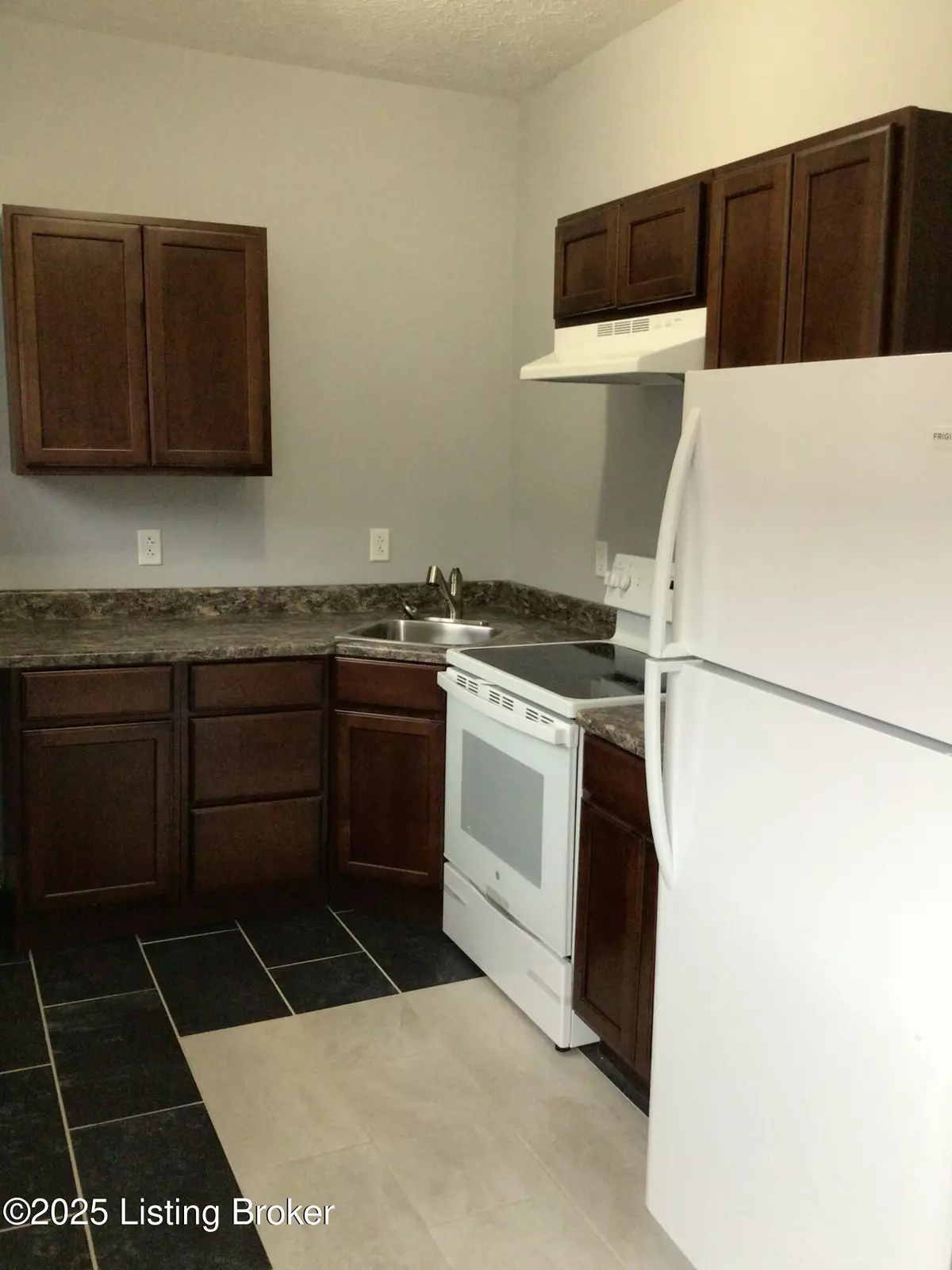 Louisville, KY 40203,952 S Floyd St #203