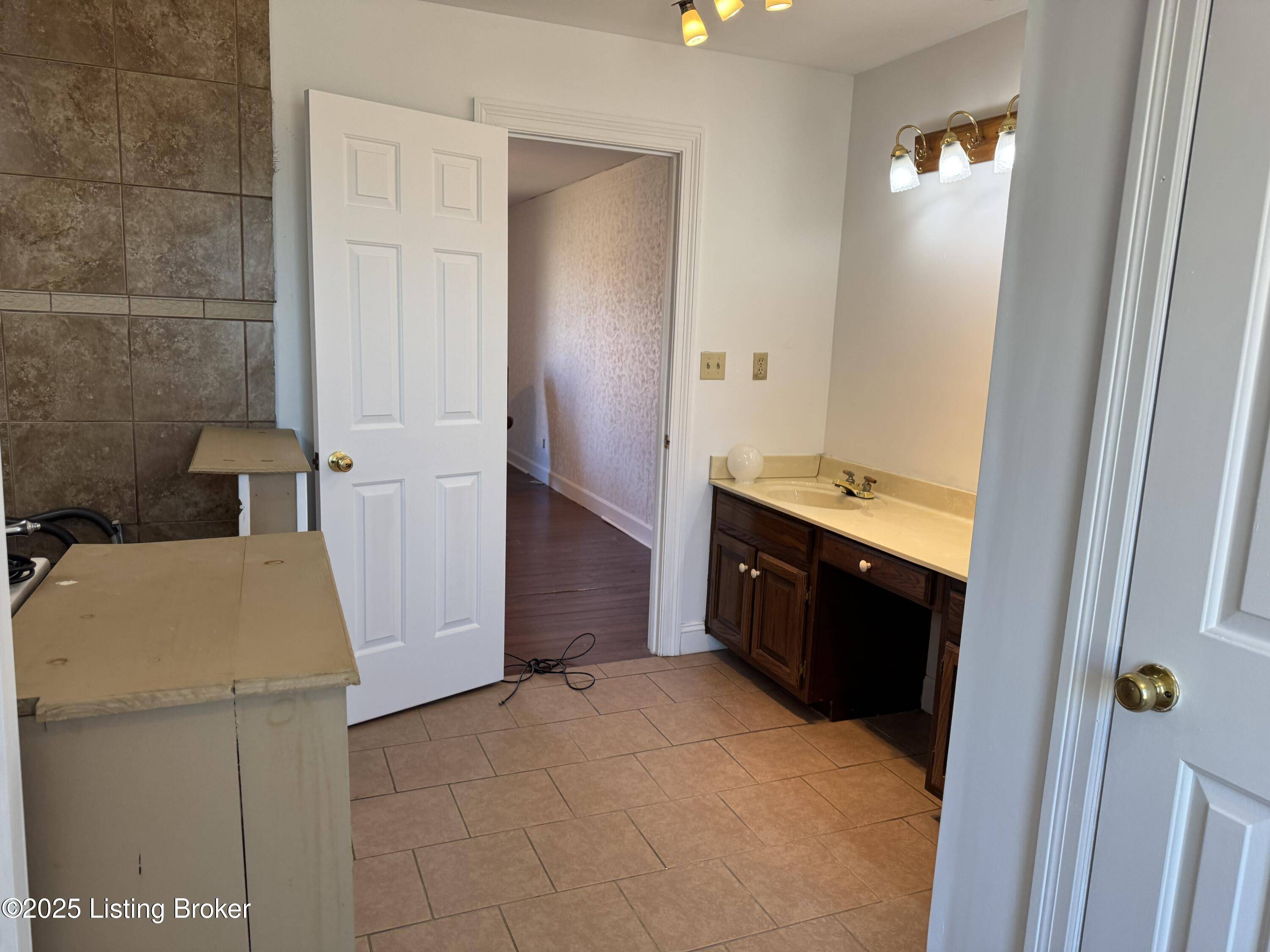 Leitchfield, KY 42754,101 Meadow View Dr