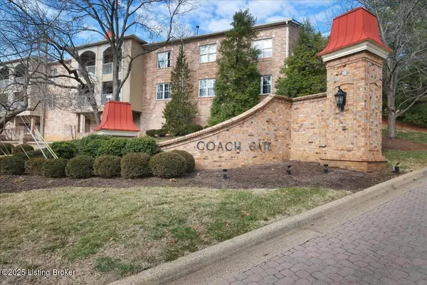 5701 Coach Gate Wynde #38, Louisville, KY 40207