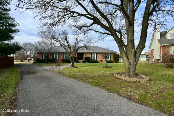 Louisville, KY 40220,3016 Velden Dr