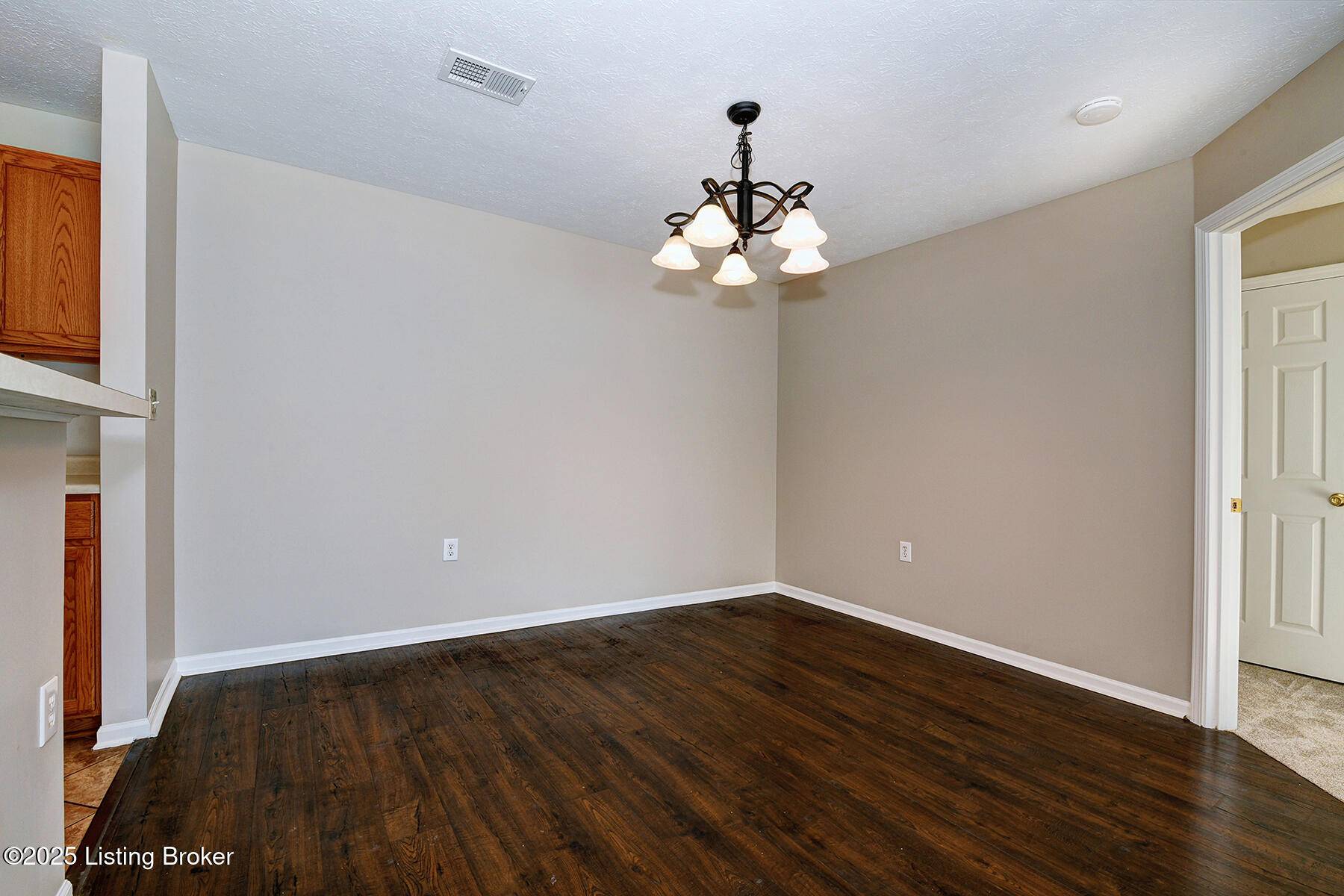 Louisville, KY 40241,10301 Trotters Pointe Dr #103