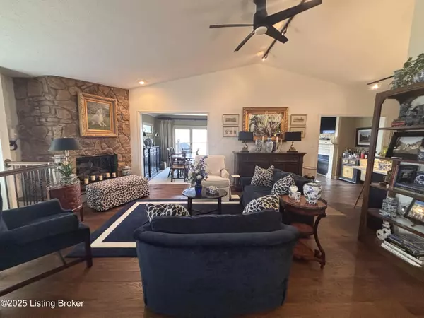 Prospect, KY 40059,6513 Marina Dr