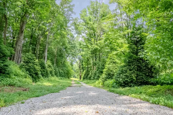 Louisville, KY 40241,7909 Barbour Manor Dr