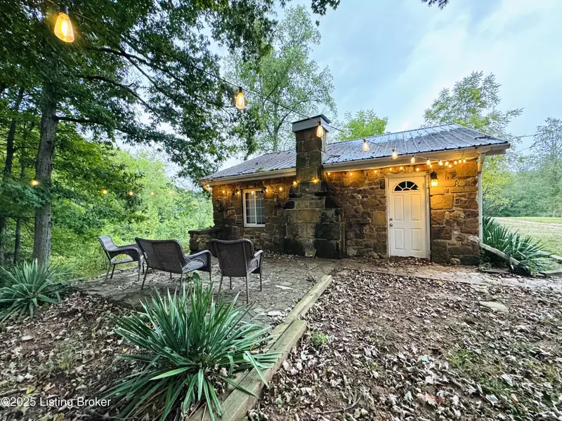 110 Andrews Ln, Jamestown, KY 42629