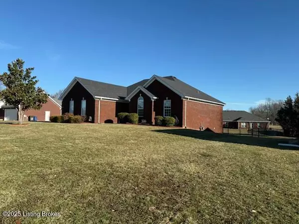 200 E Woodlake Cir, Mt Washington, KY 40047