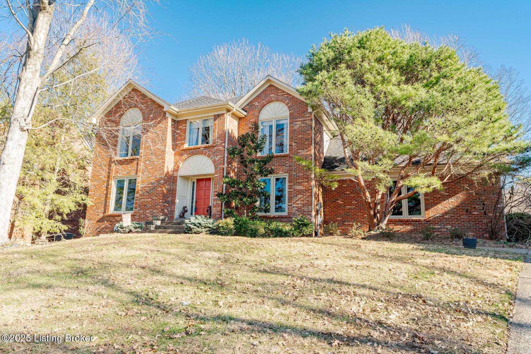 617 Foxgate Rd,  Louisville,  KY 40223