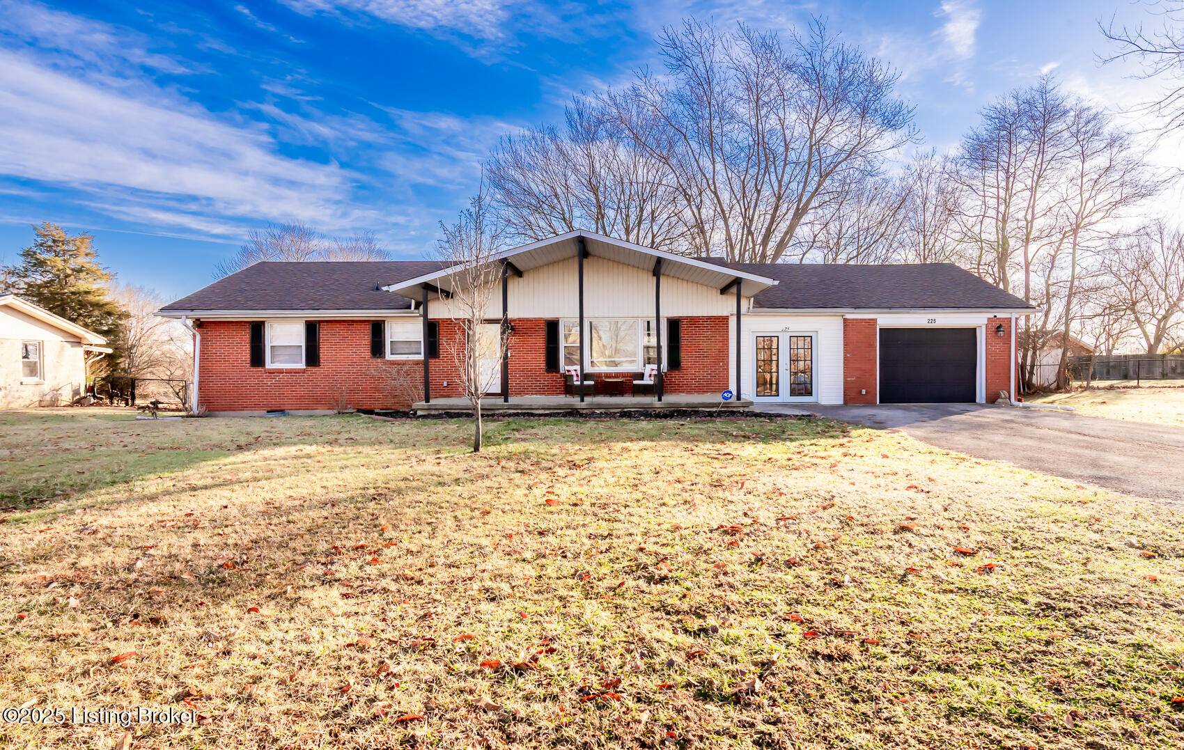 225 N Logsdon Pkwy, Radcliff, KY 40160