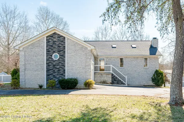 734 Greenbriar Rd, Mt Washington, KY 40047