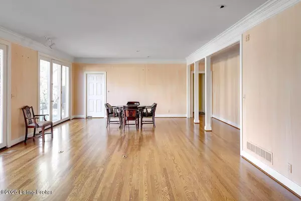 Louisville, KY 40207,4703 Old Brownsboro Ct