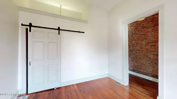 Louisville, KY 40203,914 S Shelby St