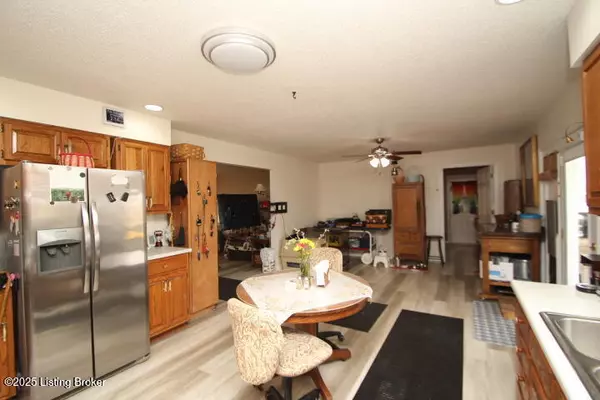 Perryville, KY 40468,1566 Harrodsburg Rd